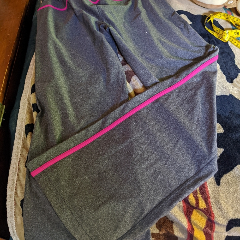 Never worn women's  active wear jogging or exercise pant